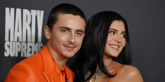 Τιμοτέ Σαλαμέ – Κάιλι Τζένερ: Διαψεύδουν τις φήμες χωρισμού με μια άκρως… πορτοκαλί εμφάνιση