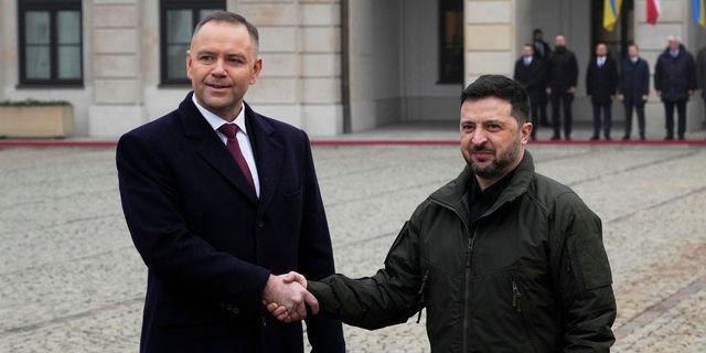 Πολωνία: Ο πρόεδρος Ναβρότσκι κατηγορεί τους Ουκρανούς για “αχαριστία”