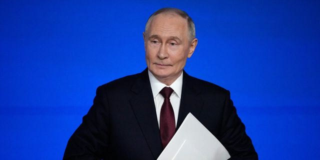 Κρεμλίνο: “Ο Πούτιν είναι έτοιμος για διάλογο με τον Μακρόν”