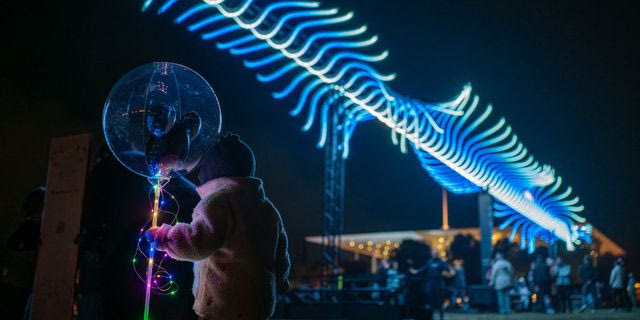 Χριστούγεννα που συνδέουν: Η COSMOTE TELEKOM φέρνει τη μαγεία των γιορτών στο Πεδίον του Άρεως και στο ΚΠΙΣΝ