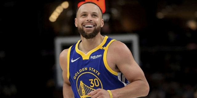 Γουόριορς – Τίμπεργουλβς 120-127: Ο Κάρι ξεπέρασε τον Τζόρνταν