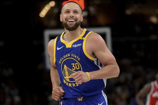 Γουόριορς – Τίμπεργουλβς 120-127: Ο Κάρι ξεπέρασε τον Τζόρνταν