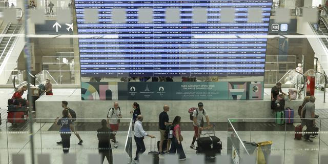 Γαλλία: “Σοκ απλούστευσης” στο Σαρλ ντε Γκωλ – Μετονομάζει τους τερματικούς σε αριθμούς