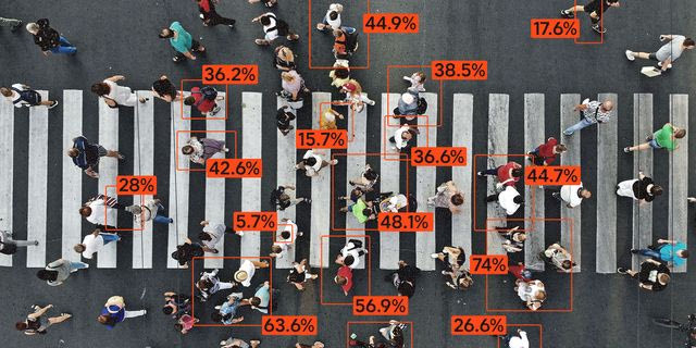 Έρευνα aboutpeople: Πώς έζησαν οι Έλληνες το 2025 και τι περιμένουν από το 2026