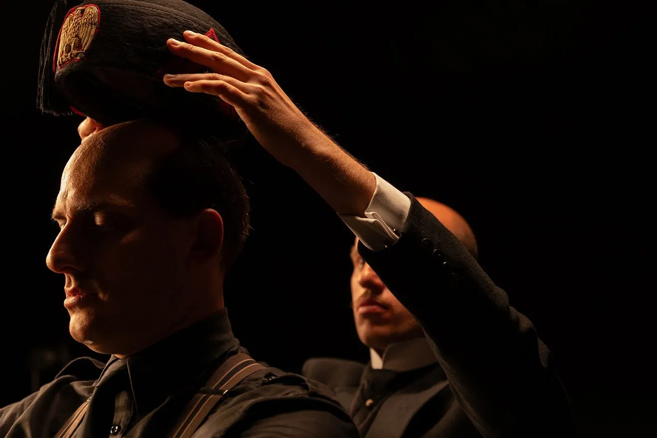 Mussolini – Son of the Century: Οι δημιουργοί της #1 σειράς του ΄25 μιλούν στο NEWS 24/7 για τη γέννηση του φασισμού