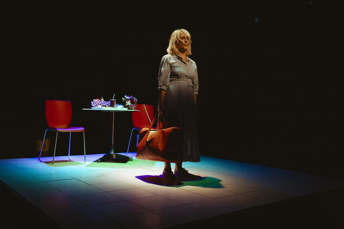 Η Μονίκ Δραπετεύει