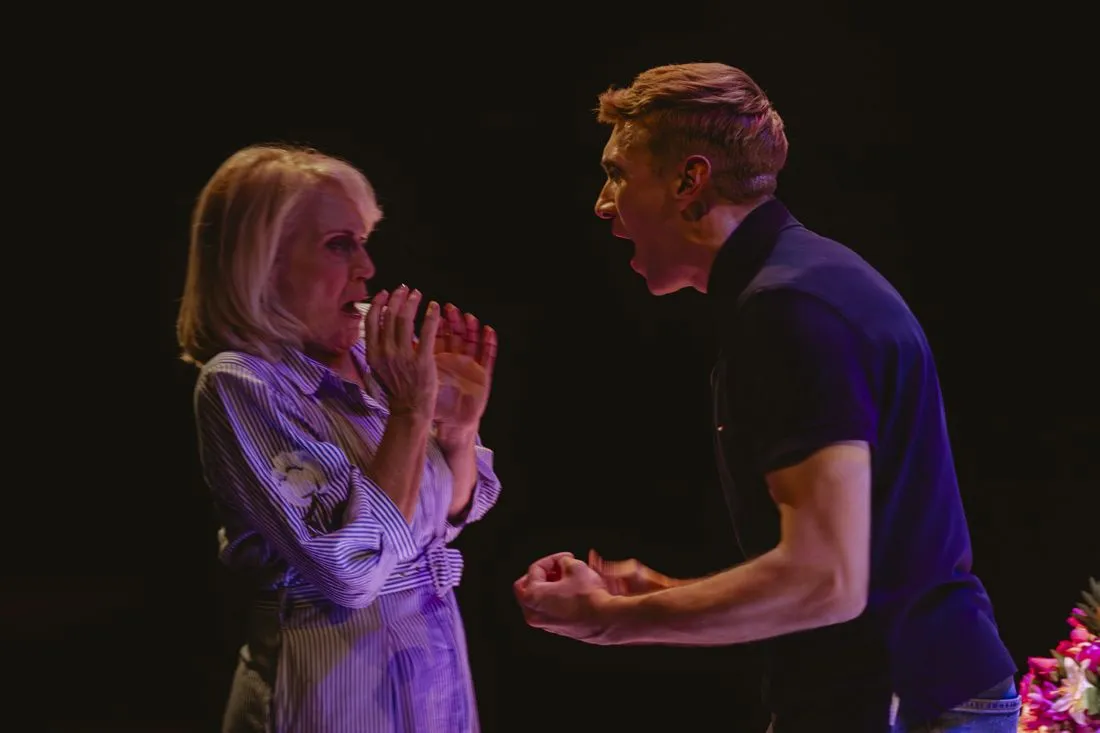 Η Μονίκ Δραπετεύει