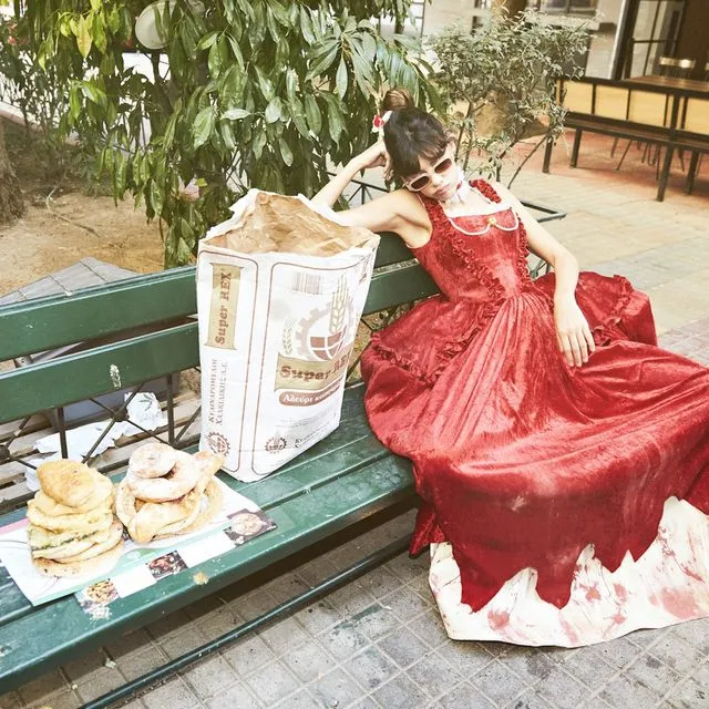 Η Χριστίνα Χειλά – Φαμέλη πλέον μοιάζει λίγο με την Μαρί Αντουανέτ