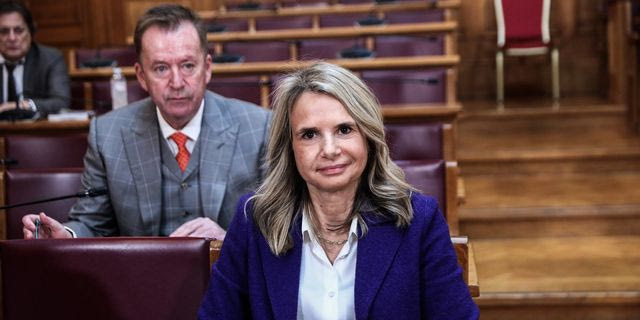 Η Μιλένα Αποστολάκη είναι μακράν το πιο παραγωγικό μέλος της Επιτροπής για τον ΟΠΕΚΕΠΕ. Ομως τα φώτα πέφτουν στη Ζωή Κωνσταντοπούλου…