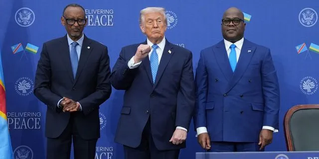 Ο Τραμπ και οι ηγέτες της ΛΔ Κονγκό και της Ρουάντας υπογράφουν ειρηνευτική συμφωνία, ενώ οι μάχες συνεχίζονται