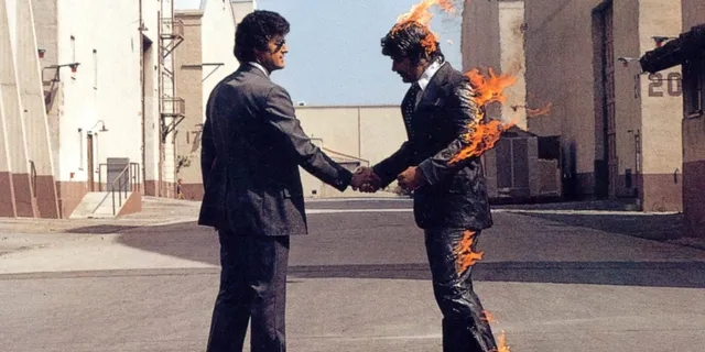 Η «φλεγόμενη χειραψία» και το άγουρο 1975