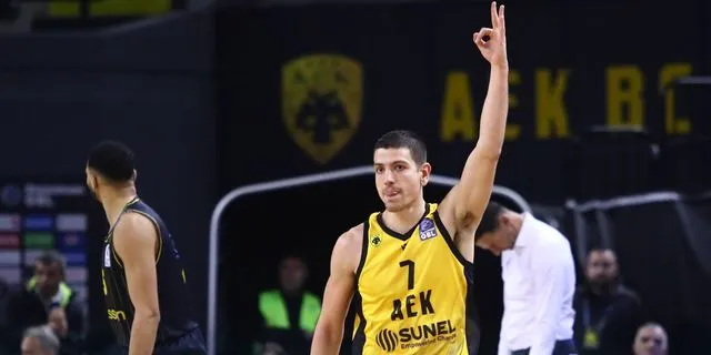 ΑΕΚ – Άρης Betsson 82-76: Σπουδαία νίκη για την Ένωση σε ένα συγκλονιστικό ντέρμπι