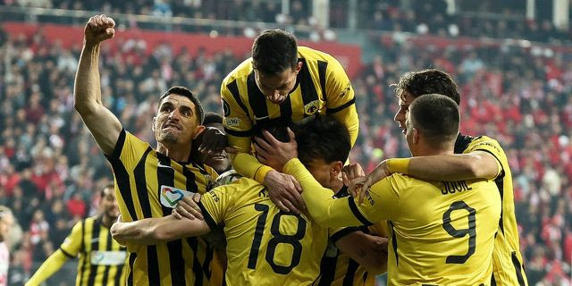 Σαμσουνσπόρ - AEK