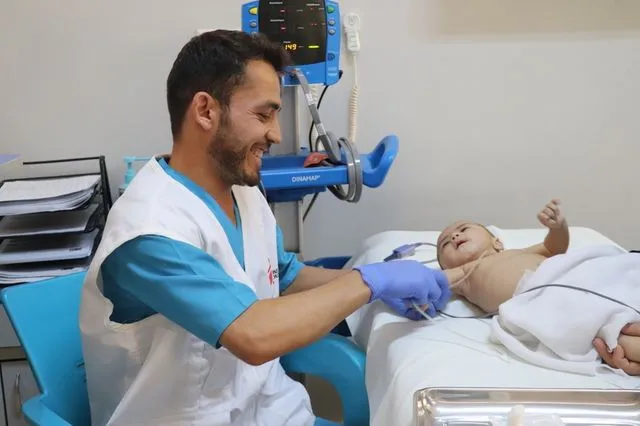 Μικρές ζωές σε μεγάλο κίνδυνο: Η κρίσιμη παιδιατρική φροντίδα στο βόρειο Αφγανιστάν