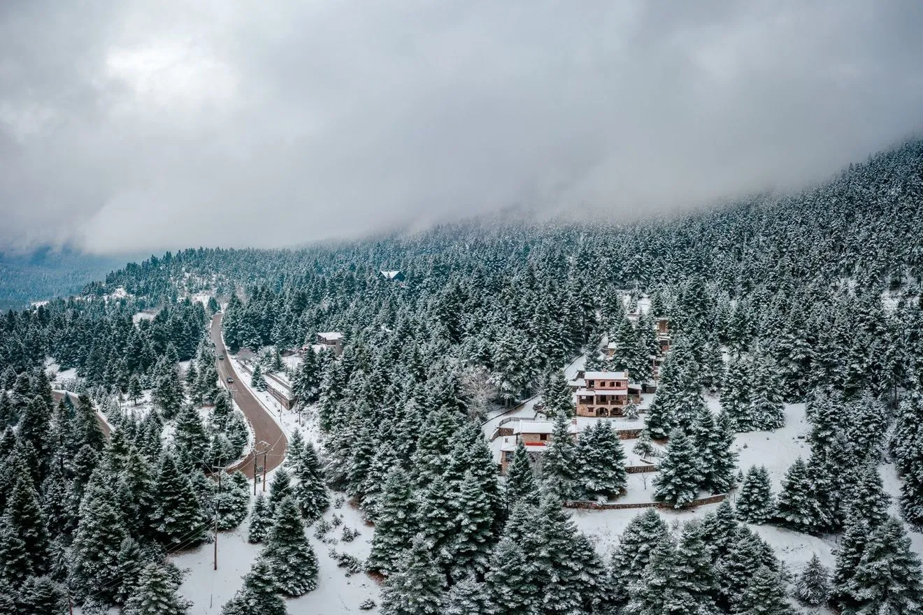 Αγόριανη, το όμορφο χωριό χτισμένο στις ανατολικές πλαγιές του Παρνασσού