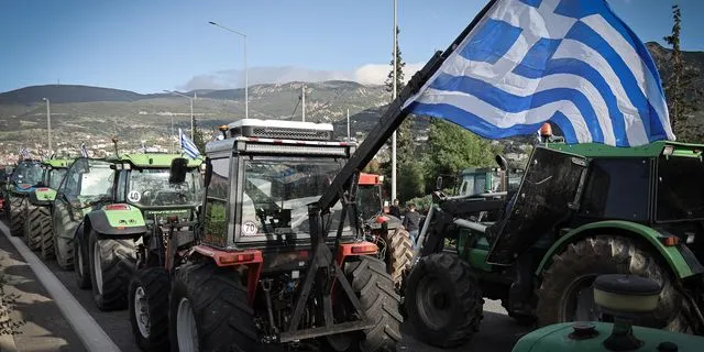 Αμετακίνητοι οι αγρότες στους δρόμους υπό το βλέμμα του Αρείου Πάγου