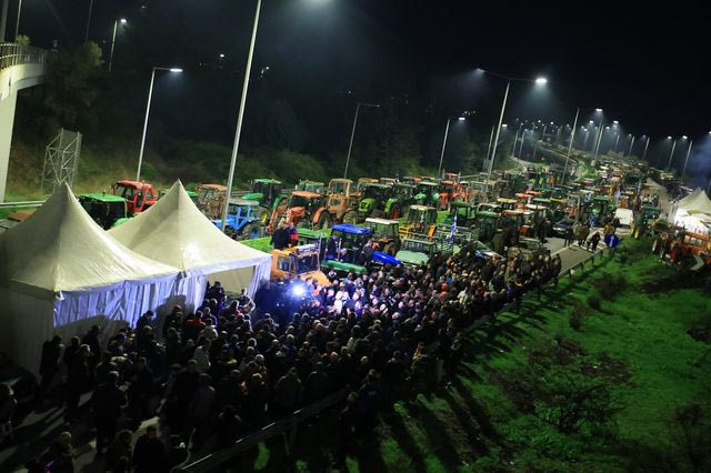 Μπλόκα αγροτών στη Νίκαια της Λάρισας