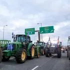 Οι αγρότες έκλεισαν τις σήραγγες των Τεμπών – Κλιμακώνονται οι κινητοποιήσεις