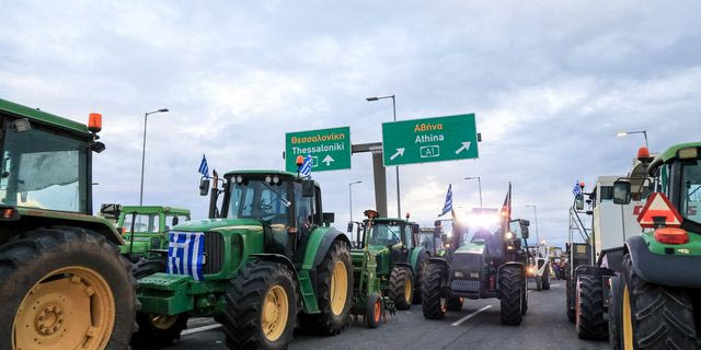 Οι αγρότες έκλεισαν τις σήραγγες των Τεμπών – Κλιμακώνονται οι κινητοποιήσεις