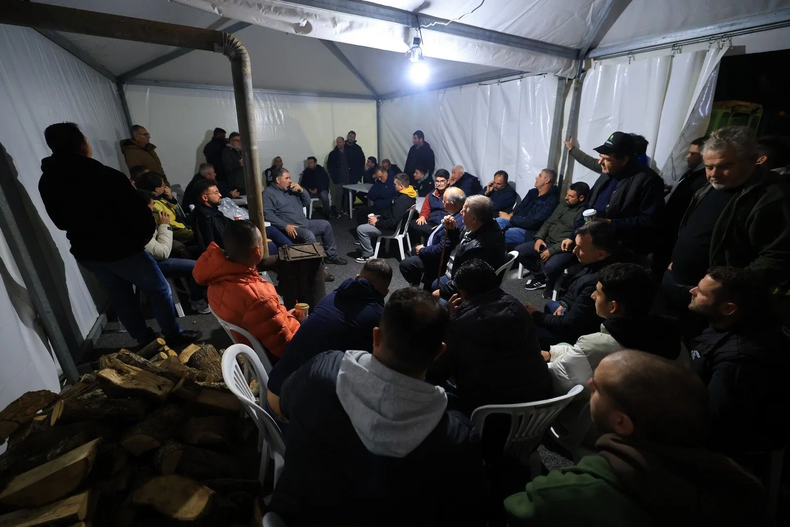 Μπλόκα αγροτών στη Νίκαια της Λάρισας