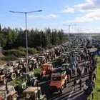 Αγροτικές κινητοποιήσεις στον κόμβο της Νίκαιας, στη Λάρισα