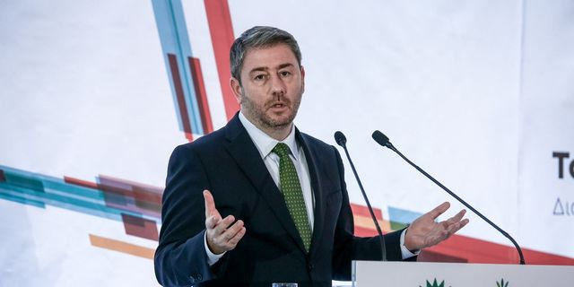 Ο Νίκος Ανδρουλάκης στην εκδήλωση από το ΠΑΣΟΚ και τη Δημοκρατική Συμπαράταξη Μηχανικών του ΤΕΕ με θέμα "Το κυκλοφοριακό πρόβλημα της Αττικής. Διάλογος και μέτρα για την άμεση αντιμετώπισή του"