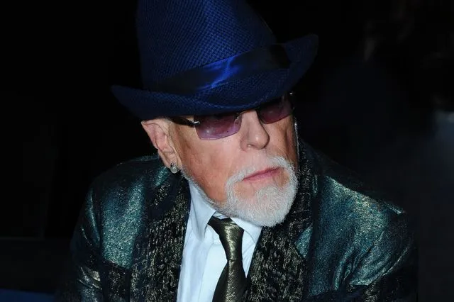 Πέθανε o Άντονι Πράις – Ο σχεδιαστής που έντυσε τους Μπάουι, Τζάγκερ και Duran Duran