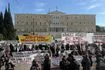 Πλήθος κόσμου στην απεργιακή κινητοποίηση στο Σύνταγμα