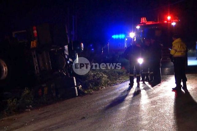 Σοβαρό τροχαίο με ανατροπή φορτηγού στην Ιονία Οδό – Νεκρός ο οδηγός