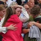 Επίθεση στο Σίδνεϊ: Επανεξετάζεται η υπηρεσία πληροφοριών, ενώ η χώρα πενθεί