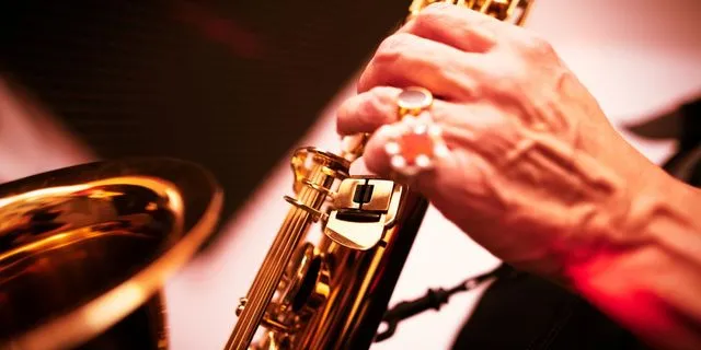 Υπάρχει κι αυτή η Ελλάδα: Το αντιπαράδειγμα δημάρχου και μητροπολίτη…