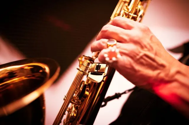 Υπάρχει κι αυτή η Ελλάδα: Το αντιπαράδειγμα δημάρχου και μητροπολίτη…