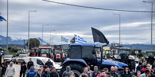 Αγρότες: Νέα μπλόκα σε όλη τη χώρα – Επ’ αόριστον αποκλεισμός του αεροδρομίου Ηρακλείου