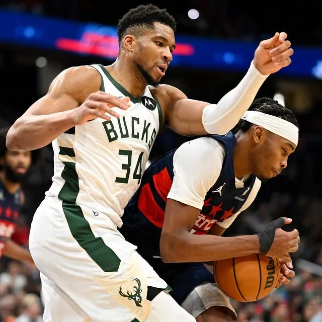 Γουίζαρντς – Μπακς