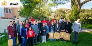 Γιορτινή επίσκεψη αγάπης: Ολυμπιακός και bwin στο Κέντρο Ειδικών Ατόμων η «Χαρά»