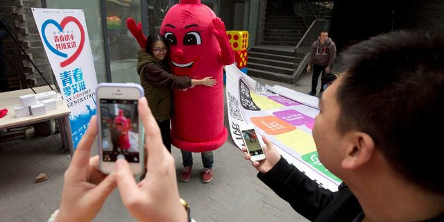 Η Κίνα φορολογεί τα προφυλακτικά – Τι φοβίζει τους ειδικούς