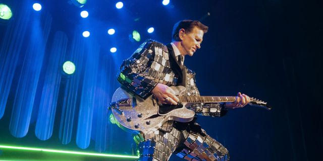 Chris Isaak