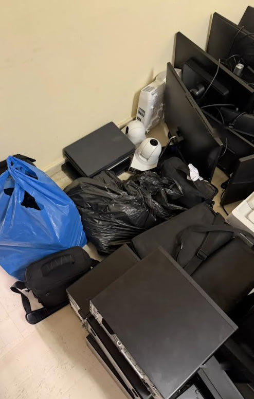 Κλοπή υπολογιστών από ΕΚΠΑ