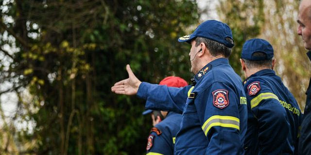 Έρευνες των πυροσβεστών της ΕΜΑΚ (φωτογραφία αρχείου)