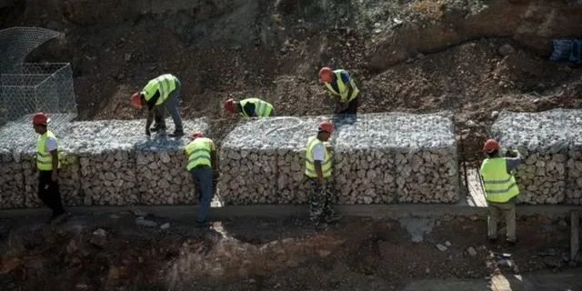 “Νάρκη” στο ΑΕΠ από τις ελλείψεις προσωπικού