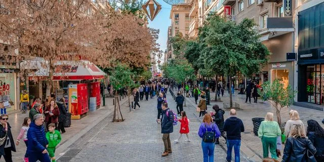 Αυτός είναι ο μεγαλύτερος εμπορικός πεζόδρομος της Ελλάδας – Και δεν είναι η Ερμού