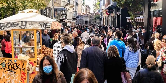 Εορταστικό ωράριο: Πώς θα λειτουργήσουν τα μαγαζιά και τα σούπερ μάρκετ την Παραμονή Χριστουγέννων