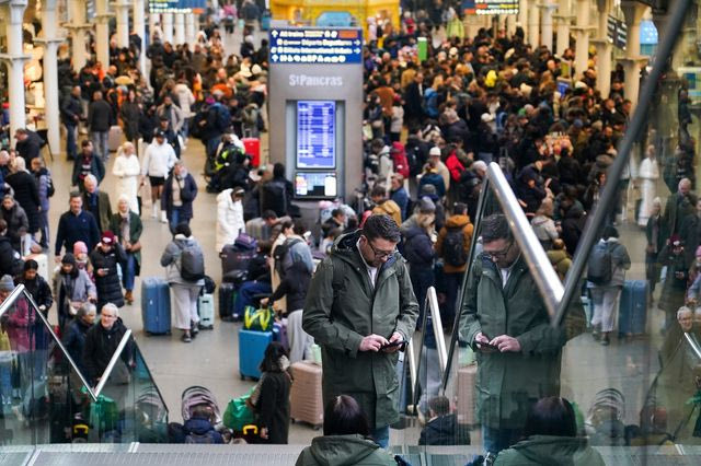 Eurostar: Επανέρχονται τα δρομολόγια μέσω Μάγχης με φόβους για καθυστερήσεις