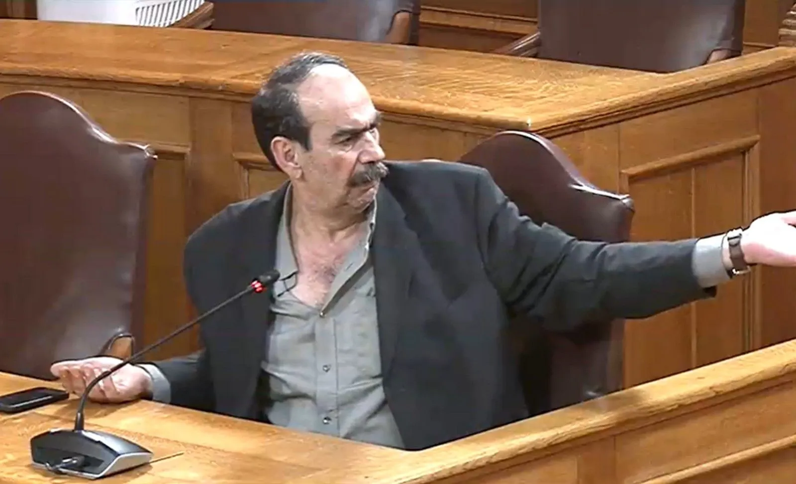 LIVE η Εξεταστική ΟΠΕΚΕΠΕ: Η θλιβερή εικόνα του “Φραπέ” εκθέτει την κυβέρνηση