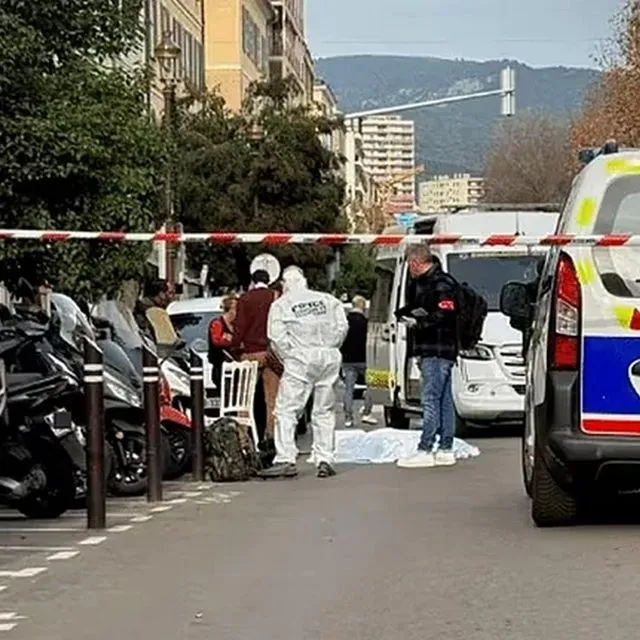 Αστυνομικοί σκότωσαν 26χρονο που απειλούσε με μαχαίρι περαστικούς