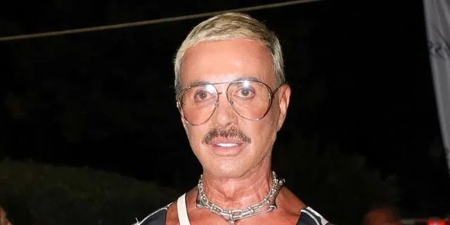 Ο Λάκης Γαβαλάς