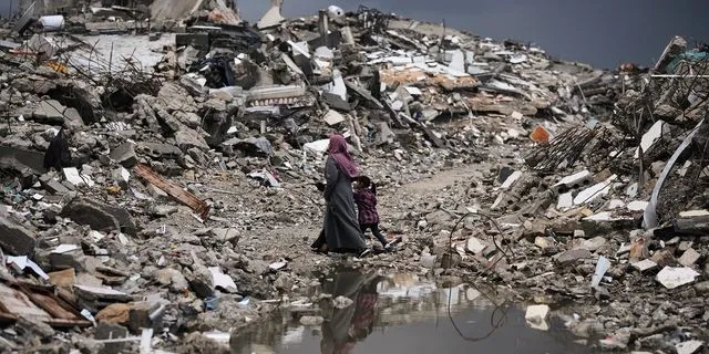Γάζα: Οι Παλαιστίνιοι παλεύουν με την καταστροφή – “Ζούμε ταπεινωμένοι”