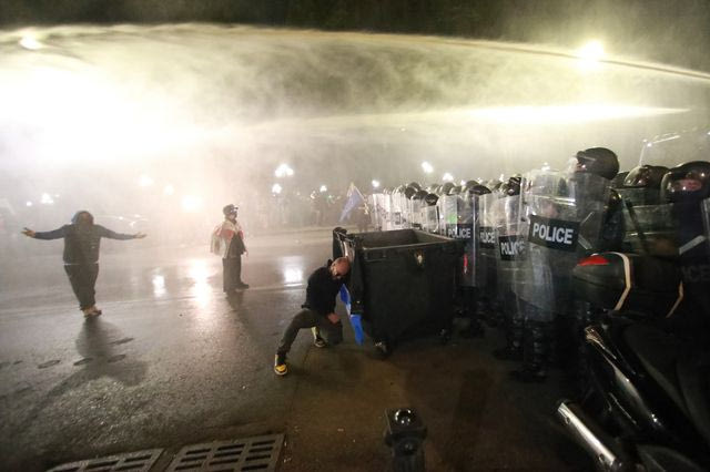 Βίαιες διαδηλώσεις στη Γεωργία