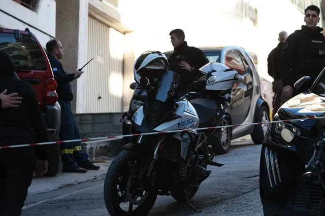 Μαχαίρωσε τη σύζυγό του και αυτοκτόνησε