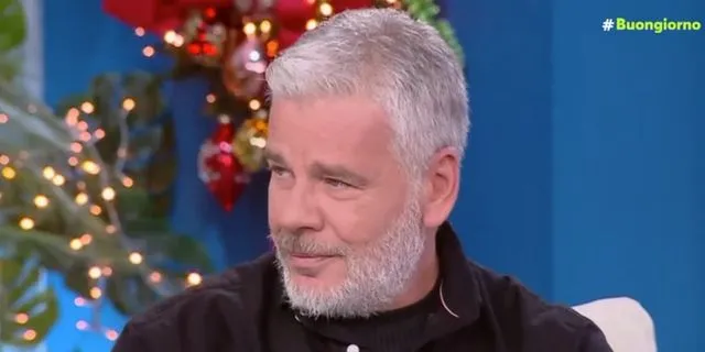 Νίκος Γρίτσης: Αποκάλυψε τις ιστορίες πίσω από τα τραγούδια “Έκπτωτος Άγγελος” και “Κρίση”